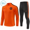 Holland Børn Trænings Sweatshirt Dragt 2026-27 Orange Kvart-Zip Holland Børn Trænings Sweatshirt Dragt 2026-27 Orange Kvart-Zip