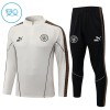 Manchester City Børn Trænings Sweatshirt Dragt 2026-27 Grå Kvart-Zip Manchester City Børn Trænings Sweatshirt Dragt 2026-27 Grå Kvart-Zip