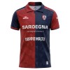 Cagliari Calcio Hjemme 2026-27 - Fodboldtrøjer (S/S) Cagliari Calcio Hjemme 2026-27 - Fodboldtrøjer (S/S)